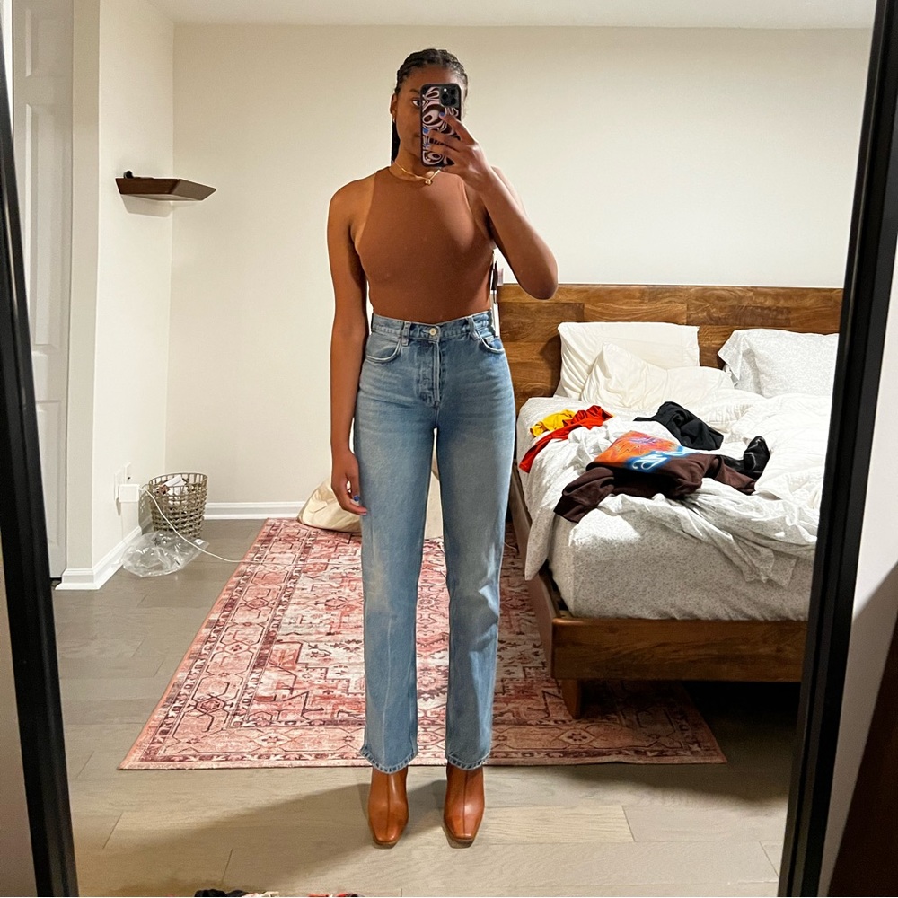 Aritzia Babaton 90s Contour Bodysuit
